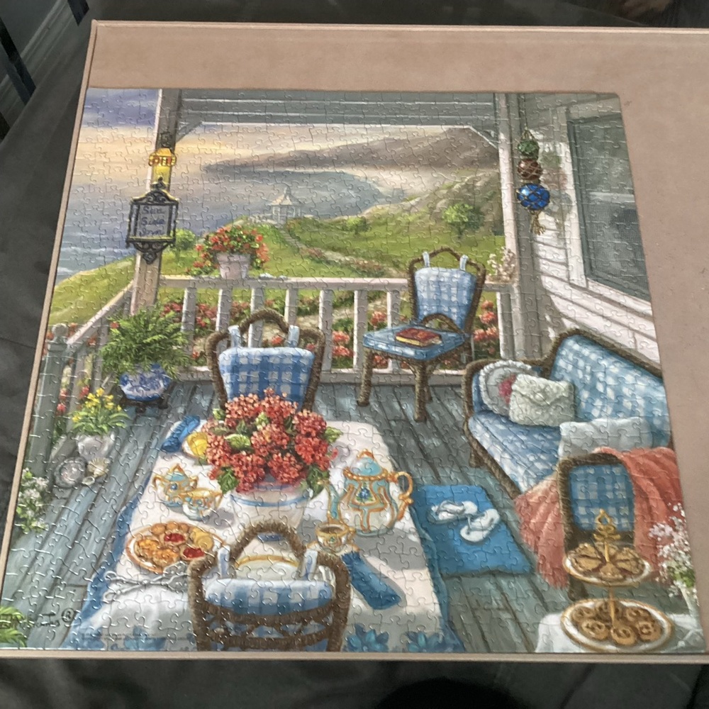 750pc Puzzle - Picture 2 of 2